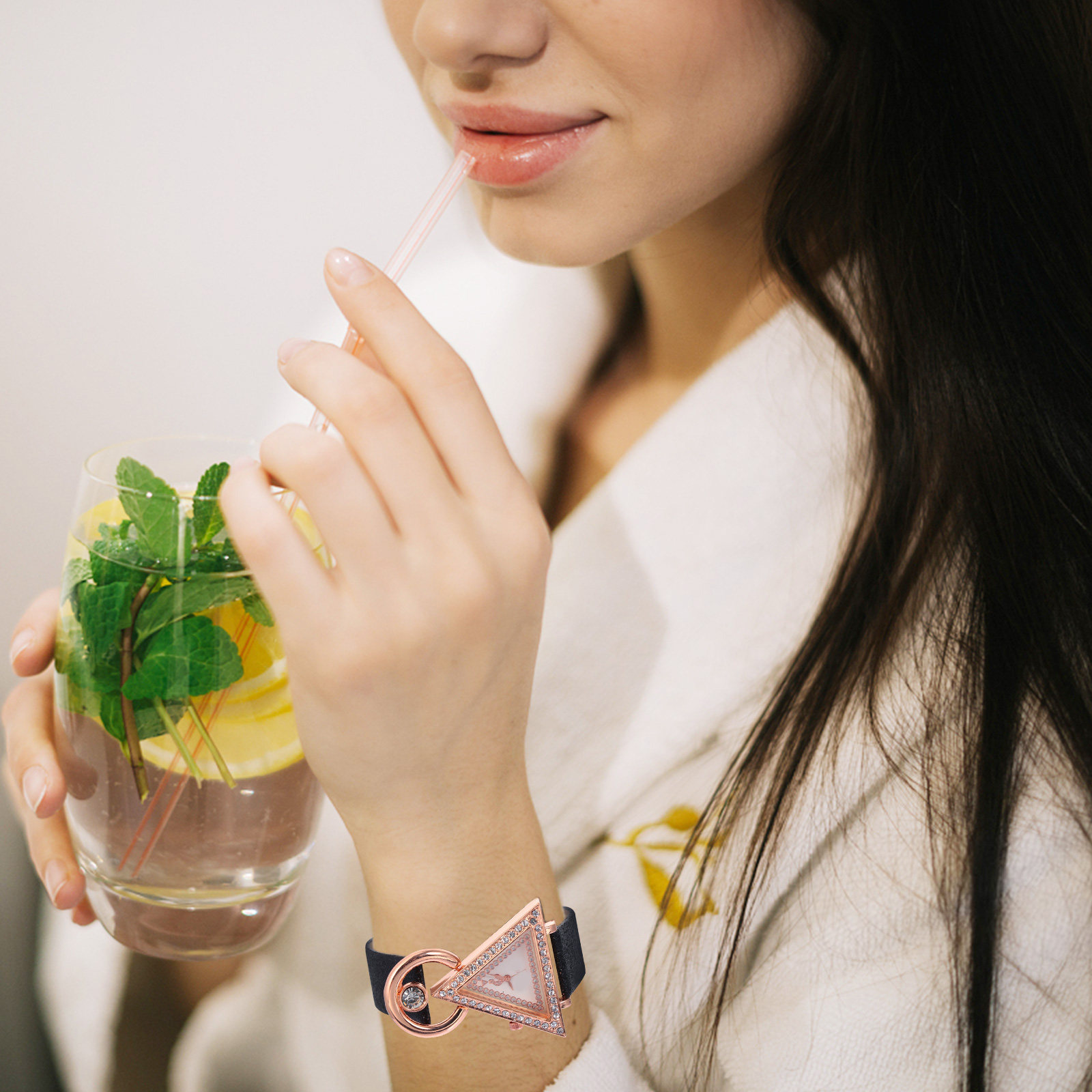 1 Stück stilvolle Damen-Quarzu – Watch Triangle Luxury Bewertung und Preis